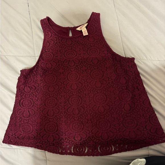 Beautiful Burgundy Lace Sleeveless Top - Picture 1 of 8